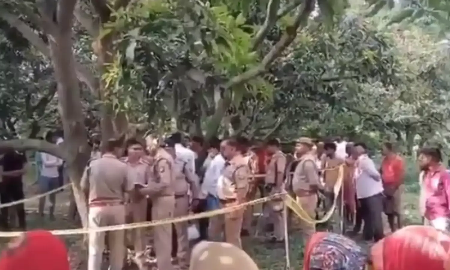 फंदे से लटका मिला दो लड़कियों का शव, जन्माष्टमी के मेले में शामिल होने निकलीं थी