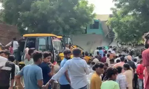 मैनपुरी में मकान की छत गिरने से 3 महिलाओं की मौत मैनपुरी में मकान की छत गिरने से 3 महिलाओं की मौत