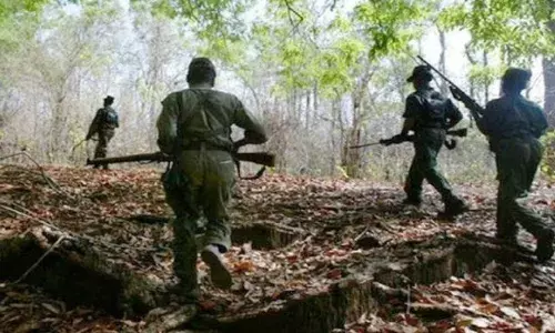 अबूझमाड़ मुठभेड़ में नक्सलियों का प्लाटून कमांडर भी हुआ ढेर, 8 लाख रुपये का था इनाम