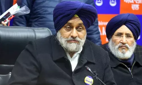 अकाली दल के प्रधान सुखबीर सिंह बादल को मिली धार्मिक सजा, हुए तनखैया करार... अकाली दल के प्रधान सुखबीर सिंह बादल को मिली धार्मिक सजा, हुए तनखैया करार...