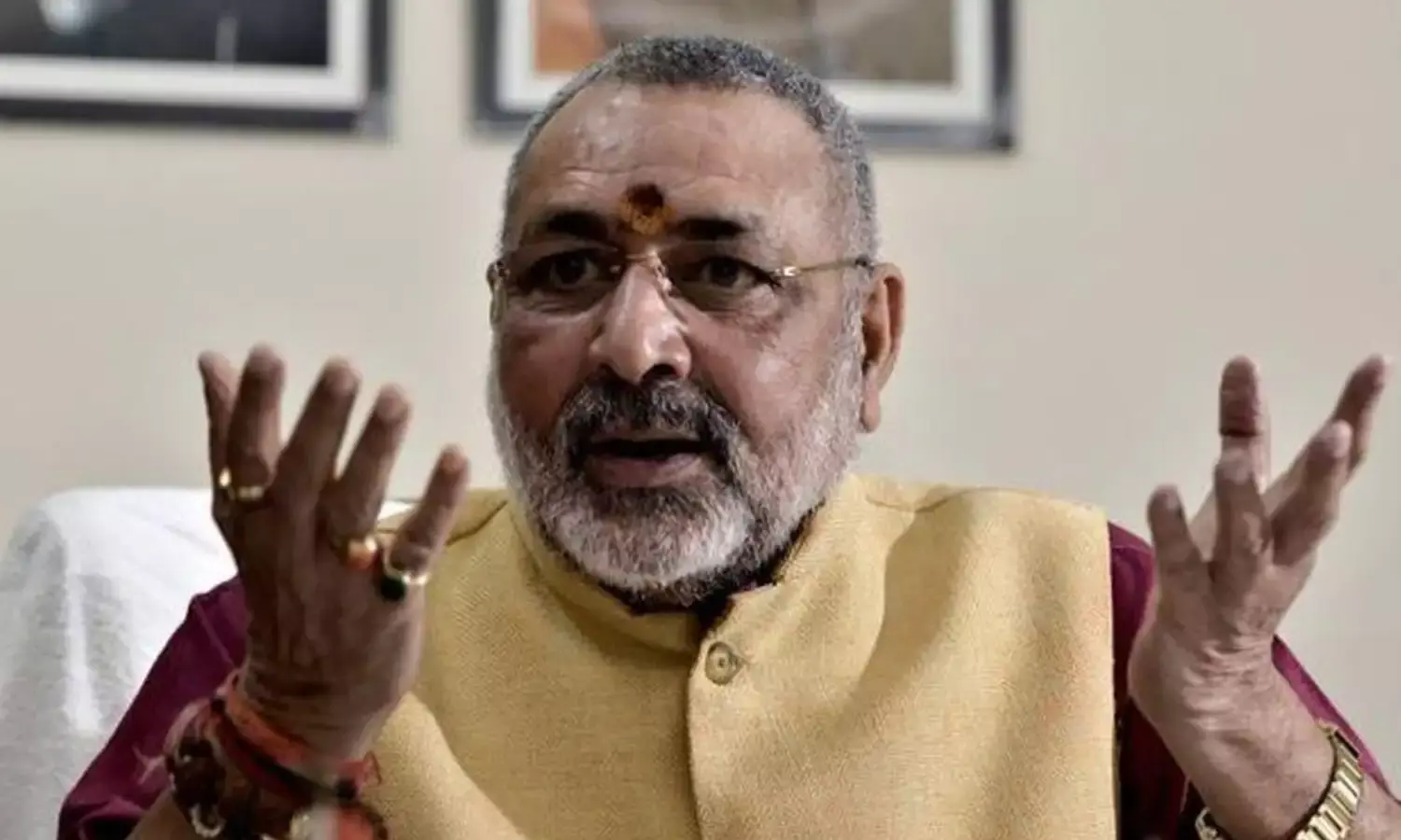 केंद्रीय मंत्री गिरिराज सिंह ने खुद पर हुए हमले पर कहा -  दाढ़ी-टोपी देखकर उनको पुचकारने और सहलाने वाले लोग...