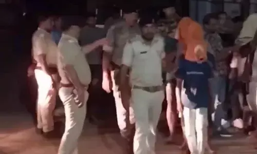 घर में चल रही थी मिनी गन फैक्ट्री, पुलिस ने किया भंडाफोड़, 7 गिरफ्तार घर में चल रही थी मिनी गन फैक्ट्री, पुलिस ने किया भंडाफोड़, 7 गिरफ्तार