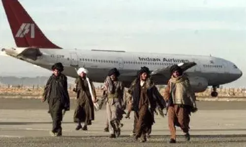 जानिए क्‍यों विवादों में घिरी नेटफ्लिक्स पर रिलीज हुई द कंधार हाईजैक सीरीज...