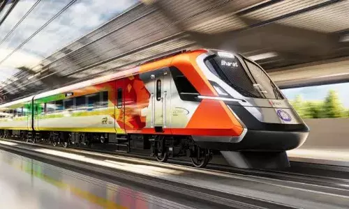 देखिए कैसी है वंदे भारत स्लीपर ट्रेन, केंद्रीय रेलवे मंत्री अश्विनी वैष्णव ने दिखाई झलक