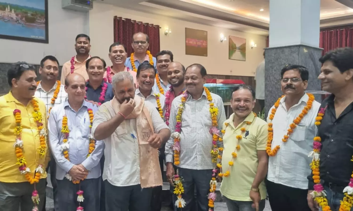 सचिव भारत सिंह ने जीत का श्रेय टीम को दिया, माल्यार्पण कर सबका मान बढ़ाया