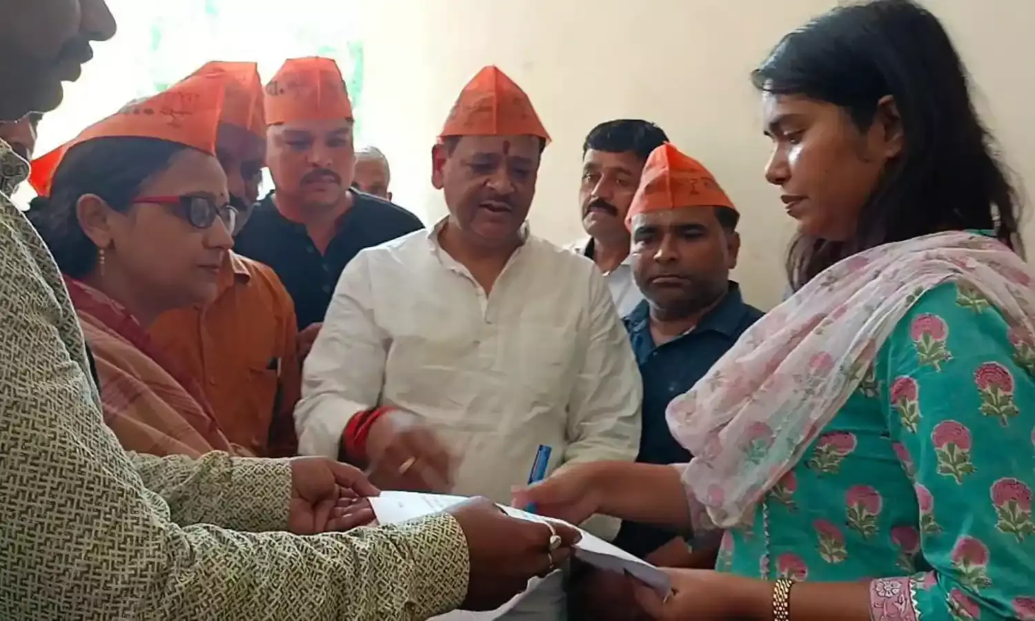 सिटी मजिस्ट्रेट की मनमानी पर अब मंत्री जेपीएस राठौर के पाले में गेंद