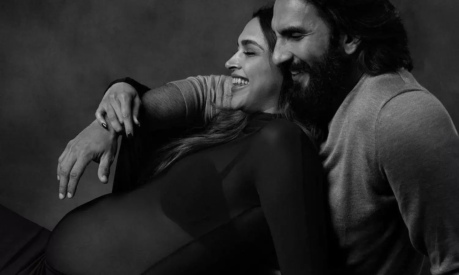 एक्ट्रेस दीपिका ने फोटोशूट में फ्लॉन्ट किया बेबी बंप, सामने आई तस्वीरें