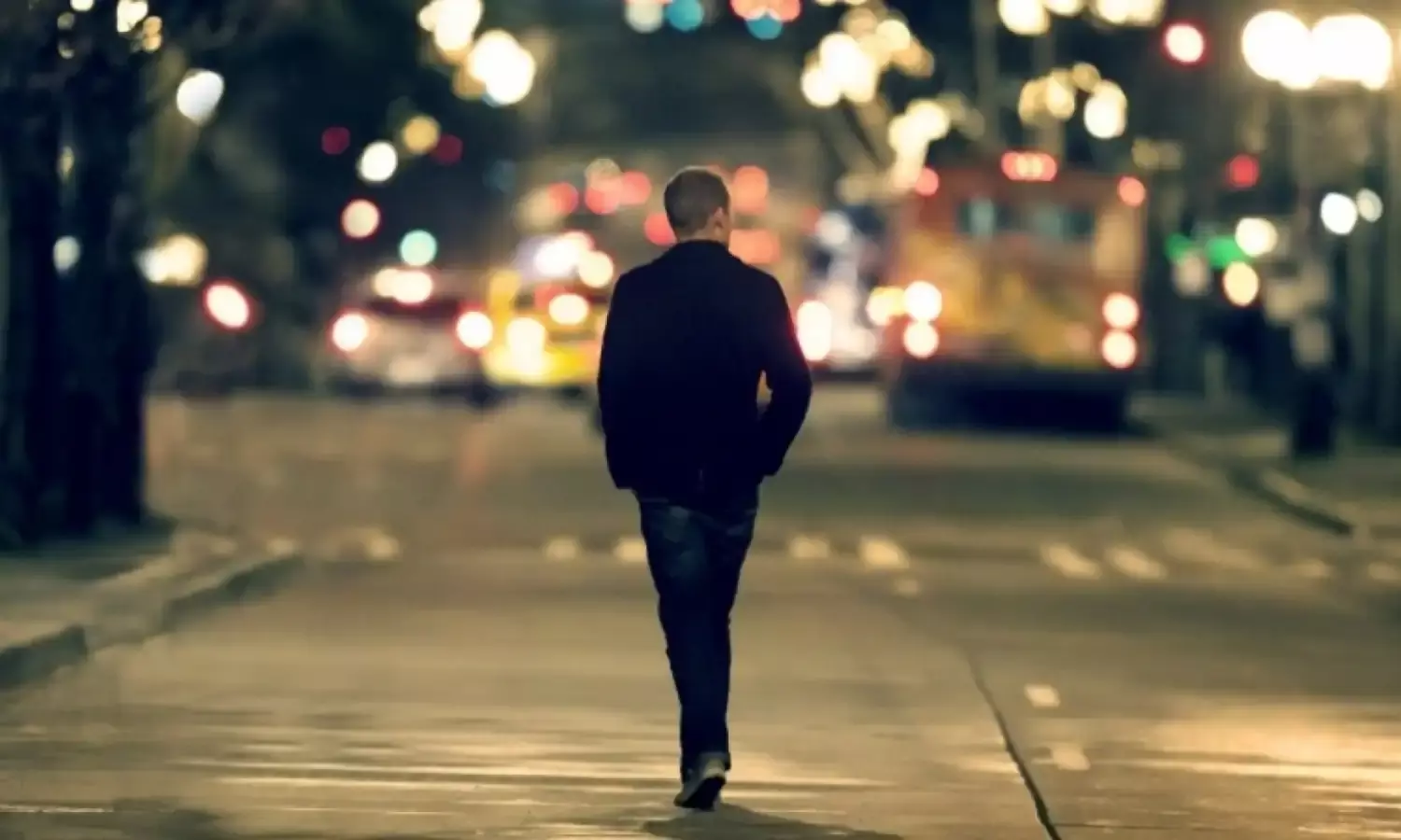 अकेले रहना है आपकी आदत? जानिए यह आपके व्यक्तित्व के बारे में क्या बताता है.