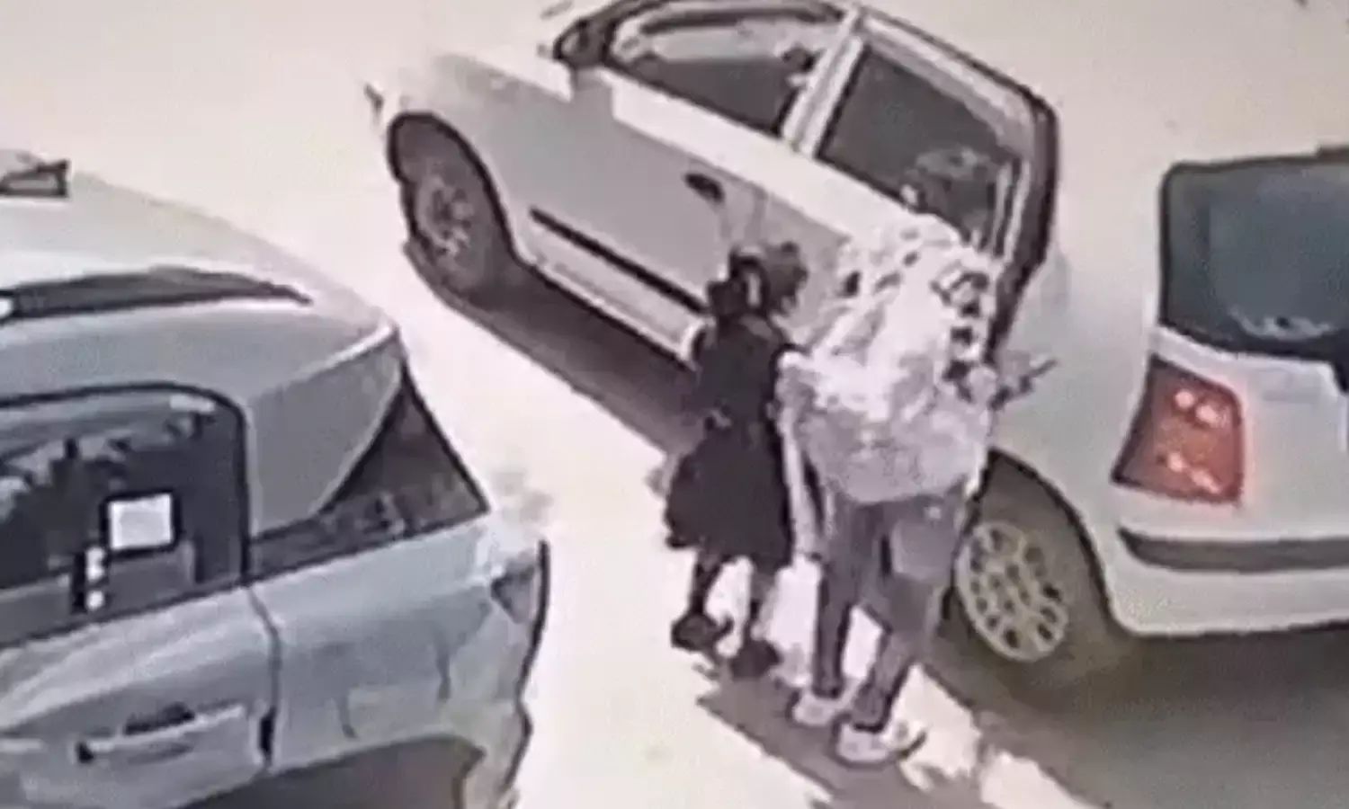 मेरठ में जल निगम के JE की बेटी को किडनैप करने वाले आरोपियों का शॉर्ट एनकाउंटर, दोस्त ने ही रची थी साजिश मेरठ में जल निगम के JE की बेटी को किडनैप करने वाले आरोपियों का शॉर्ट एनकाउंटर, दोस्त ने ही रची थी साजिश