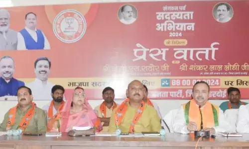 देवतुल्य कार्यकर्ताओं के अपमान के सवाल से प्रभारी मंत्री जेपीएस राठौर का सामना...