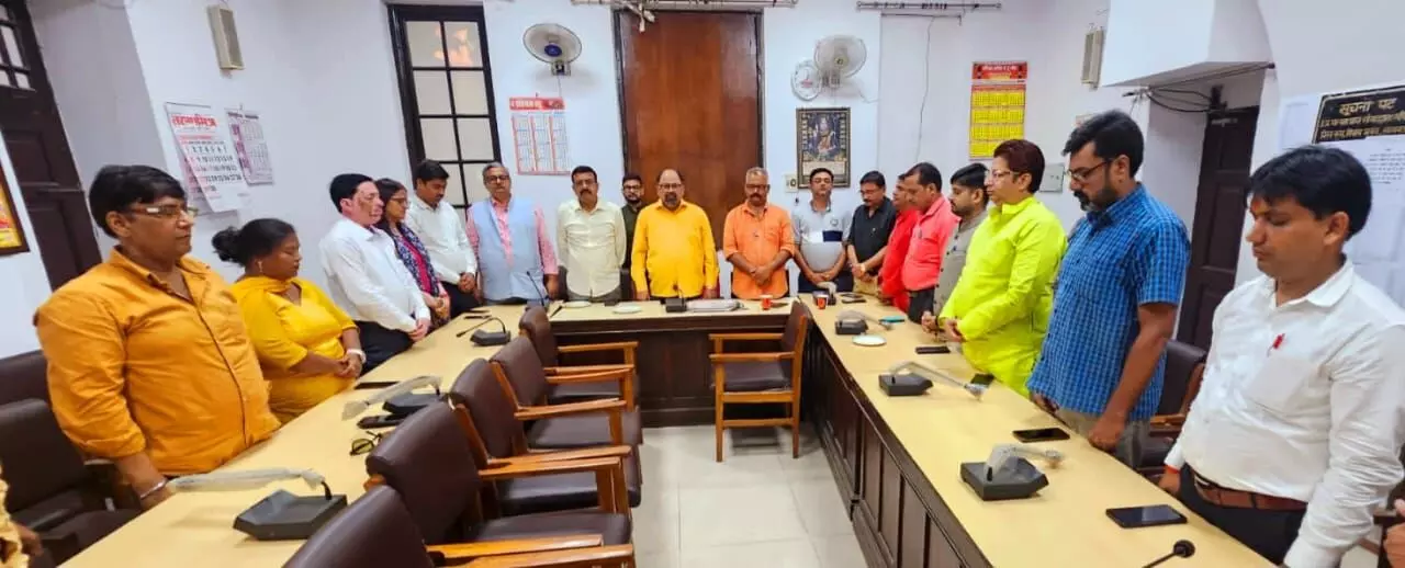 फोटो जर्नलिस्ट पिंटू को दी गई श्रद्धांजलि फोटो जर्नलिस्ट पिंटू को दी गई श्रद्धांजलि