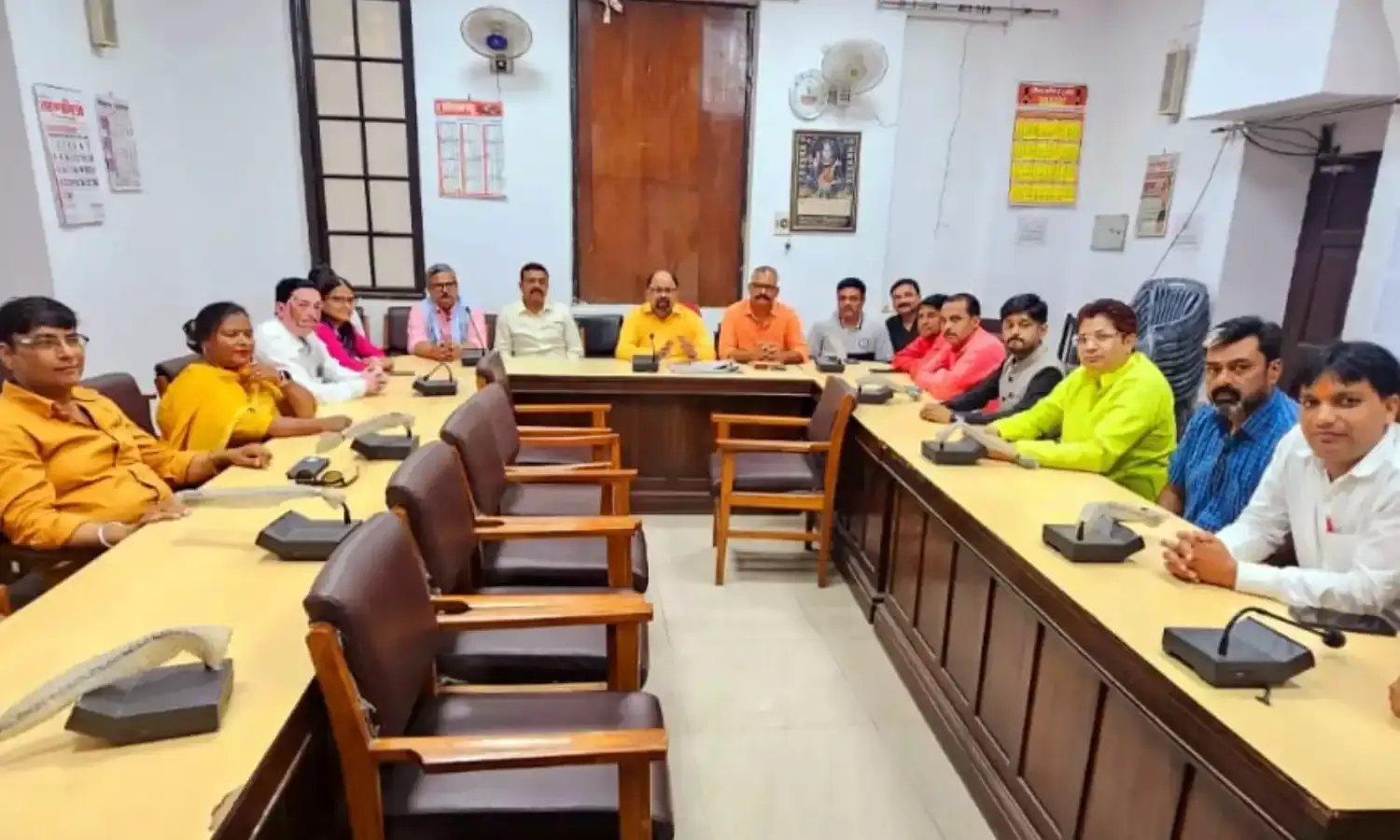 उत्तर प्रदेश मान्यता प्राप्त संवाददाता समिति की पहली बैठक में ही पेंशन, चिकित्सा एवं आवासीय समस्या पर चर्चा उत्तर प्रदेश मान्यता प्राप्त संवाददाता समिति की पहली बैठक में ही पेंशन, चिकित्सा एवं आवासीय समस्या पर चर्चा