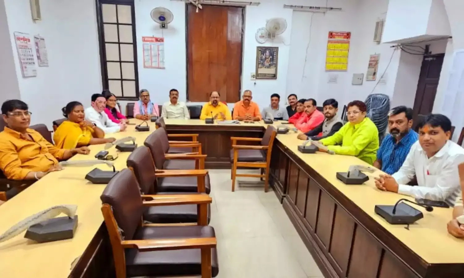 पहली बैठक में ही पदाधिकारियों ने की पेंशन, चिकित्सा एवं आवासीय समस्या पर चर्चा...