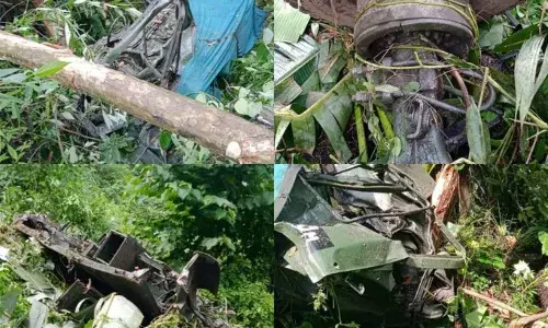 सड़क से फिसल कर 700-800 गहरी खाई में गिरा सैनिक ट्रक, चार जवान हुए शहीद