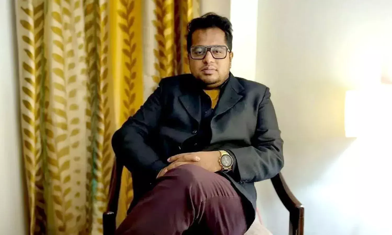 ममता सरकार का एक्शन, छात्र को धमकाने के आरोप में डॉ. बिरुपाक्ष बिस्वास निलंबित