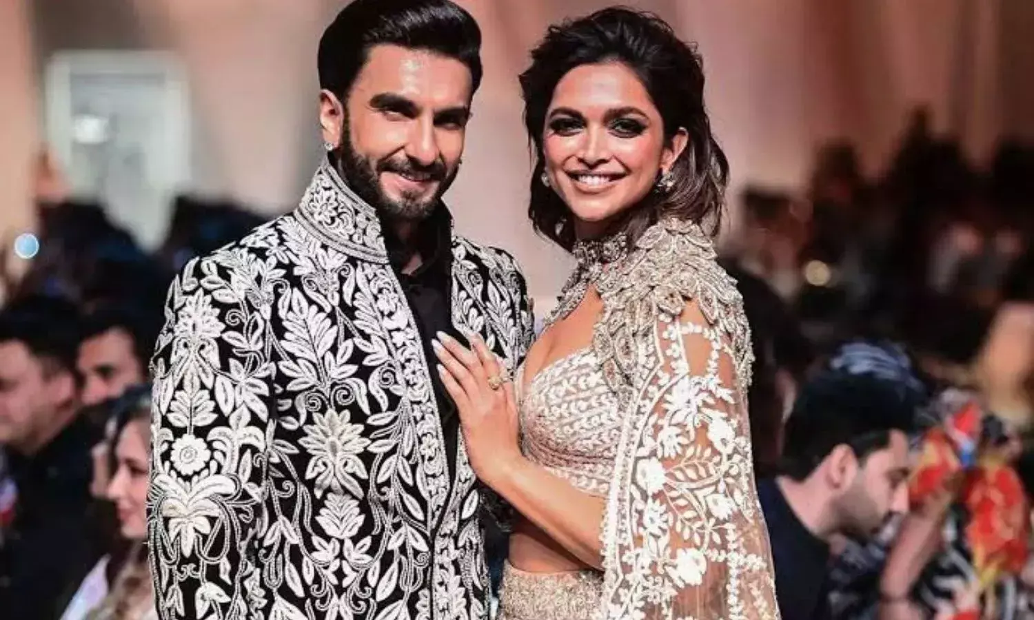 जल्द आने वाला है नन्हा मेहमान, अस्पताल में भर्ती हुई एक्ट्रेस दीपिका पादुकोण