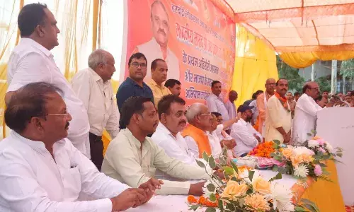 सदर सांसद ने नाम लिए बिना साधा नरेश अग्रवाल पर निशाना