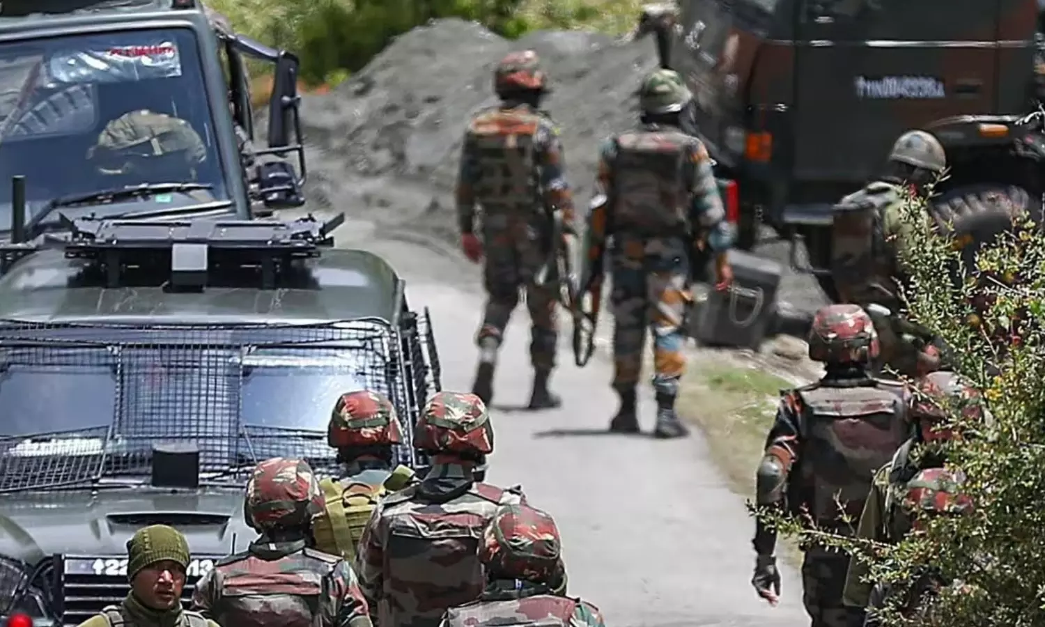 सेना ने नाकाम की LoC पर घुसपैठ की कोशिश, दो हथियारबंद आतंकी ढेर सेना ने नाकाम की LoC पर घुसपैठ की कोशिश, दो हथियारबंद आतंकी ढेर