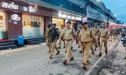 थानेदार समेत 3 सस्पेंड, कुल 7 स्टार वाले 17 सिपाही निलंबित