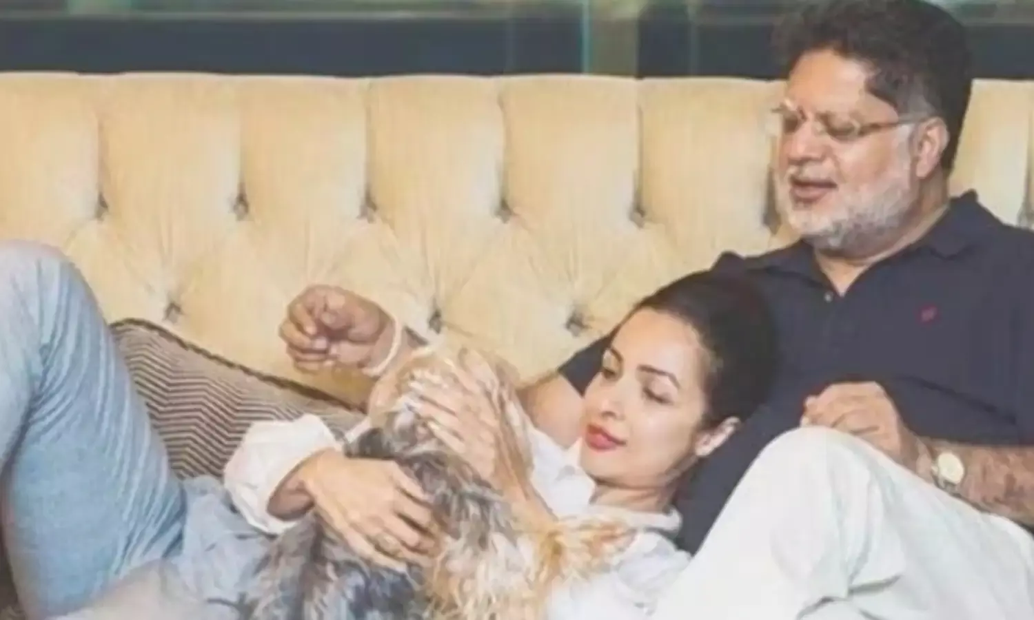 बॉलीवुड अभिनेत्री मलाइका अरोड़ा के पिता ने की आत्महत्या.... बॉलीवुड अभिनेत्री मलाइका अरोड़ा के पिता ने की आत्महत्या....