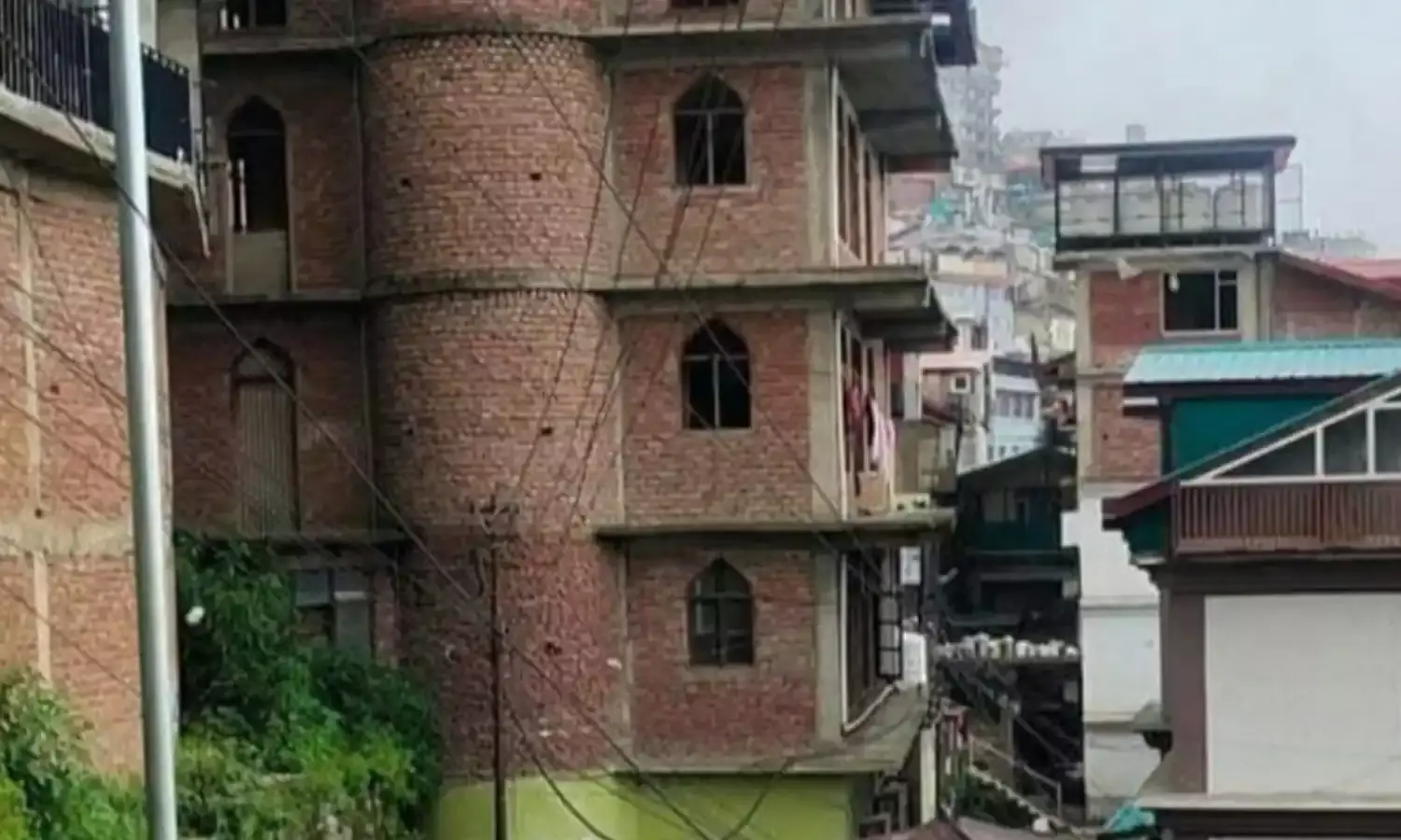 संजौली मस्जिद के अवैध निर्माण को 30 दिन में हटाने का आदेश संजौली मस्जिद के अवैध निर्माण को 30 दिन में हटाने का आदेश