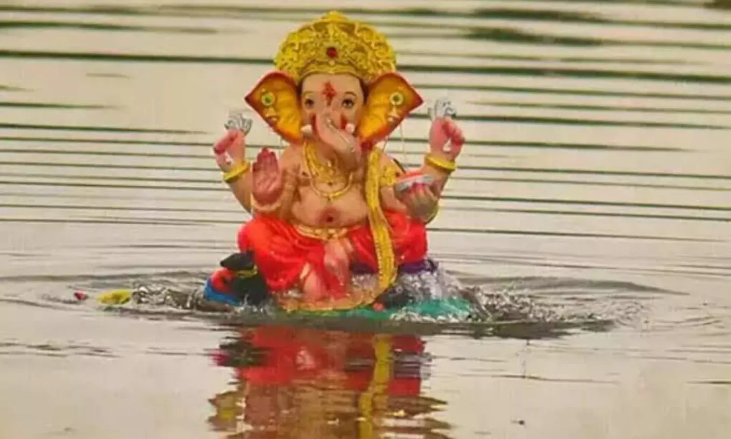 17 सितंबर को अलविदा हो जाएंगे गणपति बप्पा, विसर्जन के बाद दूर्वा और नारियल का क्या करें