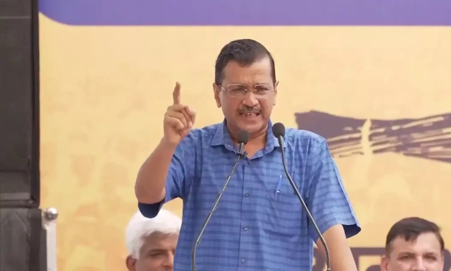 CM अरविंद केजरीवाल ने की इस्तीफे की पेशकश, कहा - मैं सीएम की कुर्सी पर नहीं बैठूंगा