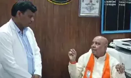 सरकारी अस्पताल के निरीक्षण में खुली लूट की पोल, 1 की जगह 2 रुपए लेने से विधायक प्रेम सागर पटेल हुए नाराज