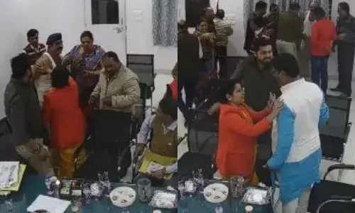 नेतागिरी पर फूटा ASI का गुस्‍सा, चलती मीटिंग में उतारी वर्दी, जानिए क्‍या है पूरा मामला...