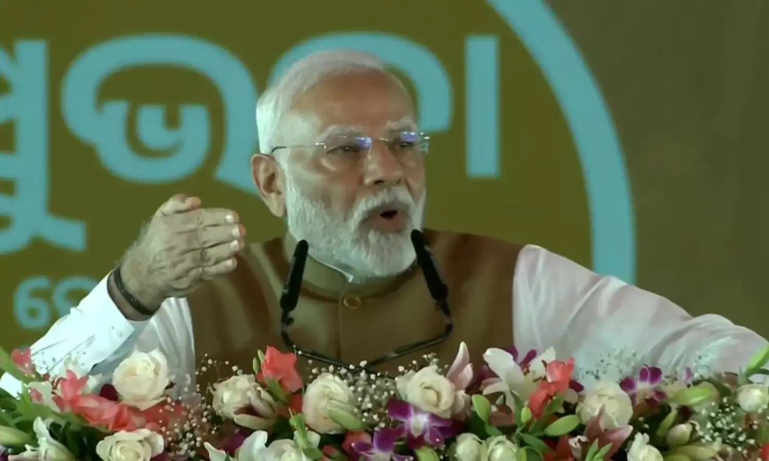 CJI चंद्रचूड़ के घर गणेश पूजा में शामिल होने पर पीएम मोदी ने तोड़ी चुप्पी, कांग्रेस को सुनाई खरी खोटी