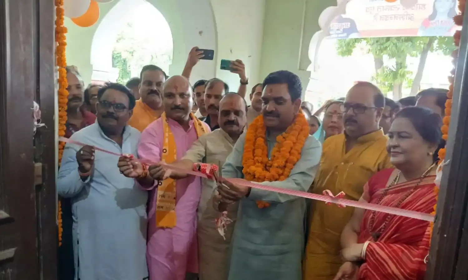 गौशालाओं की दुर्दशा पर प्रभारी मंत्री असीम अरुण ने दिया जांच का आदेश…