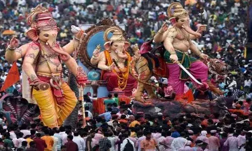 आज इस शुभ मुहूर्त में करें गणेश विसर्जन, जान लें सही नियम और पूजा विधि आज इस शुभ मुहूर्त में करें गणेश विसर्जन, जान लें सही नियम और पूजा विधि