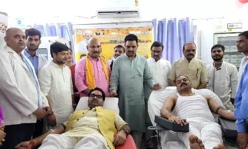 99 युवा मोर्चा कार्यकर्ताओं ने किया हरदोई में रक्तदान, असीम मिला के 100