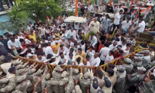 MP में कांग्रेस ने निकाली किसान न्याय यात्रा, इंदौर में पुलिस और प्रदर्शनकारियों के बीच झड़प