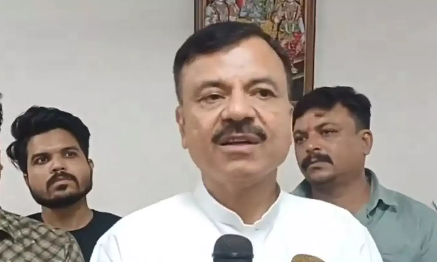 अतिथि शिक्षकों पर की थी टिप्पणी अब नरम हुए मंत्री उदय प्रताप सिंह के तेवर, जताया खेद अतिथि शिक्षकों पर की थी टिप्पणी अब नरम हुए मंत्री उदय प्रताप सिंह के तेवर, जताया खेद