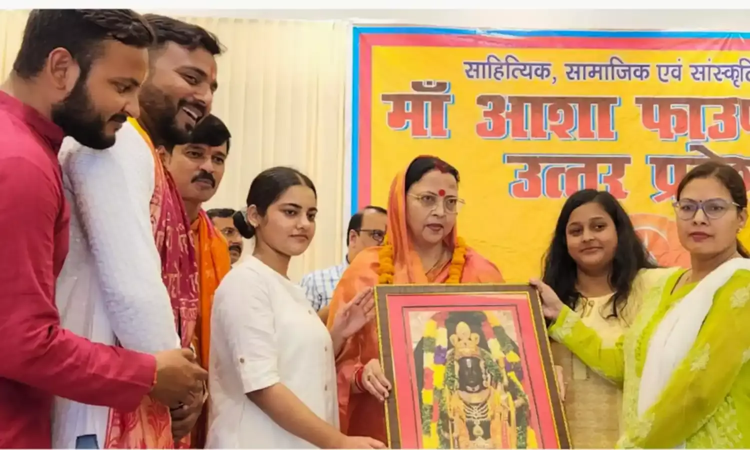 अनमोल शुक्ल को विद्यासागर, अभिनव दीक्षित को महेंद्र पाल स्मृति सम्मान माँ आशा फाउंडेशन का साहित्यकार सम्मान समारोह अनमोल शुक्ल को विद्यासागर, अभिनव दीक्षित को महेंद्र पाल स्मृति सम्मान माँ आशा फाउंडेशन का साहित्यकार सम्मान समारोह