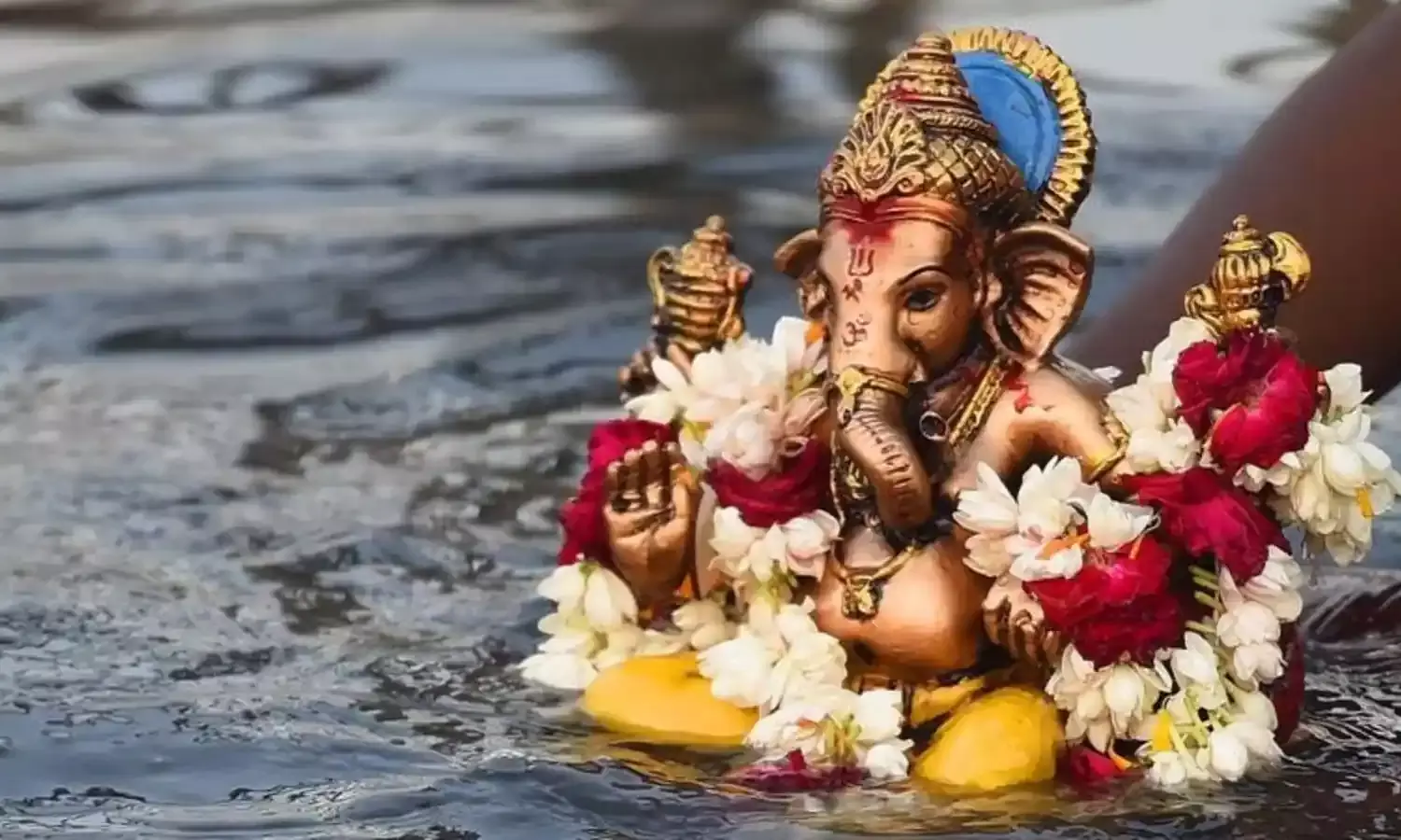 बीते गणेशोत्सव को लेकर सांप्रदायिक सौहार्द का पाठ पढ़ाती यह घटना स्पेन की है…