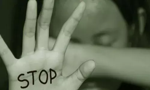 लखनऊ में पांचवी क्लास की छात्रा से गैंगरेप, अपहरण कर होटल ले जाकर बारी - बारी से किया दुष्कर्म