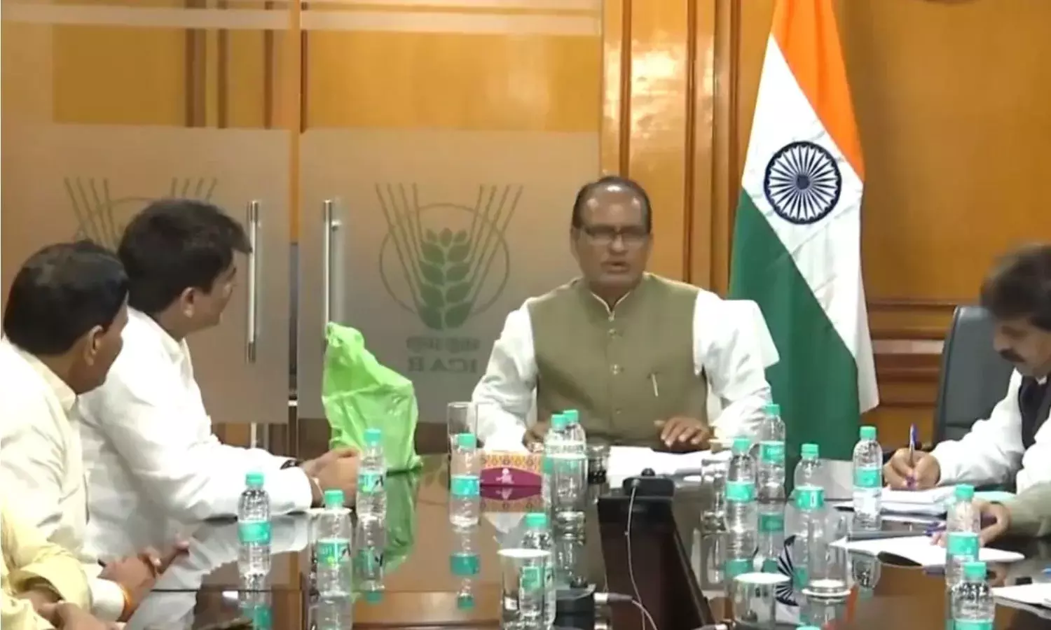 केंद्रीय मंत्री शिवराज सिंह ने किसान संघ से की मुलाकात, फसलों के नुकसान के बारे में ली जानकारी