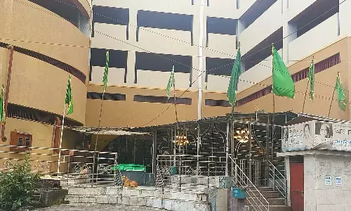 जहां मिली जगह, वहां बनी मजार, धार्मिक अतिक्रमण का शिकार हो रहा गांधी मेडिकल कॉलेज...