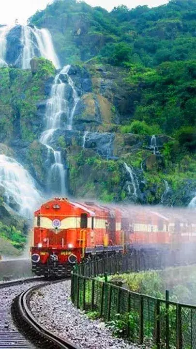 प्रकृति की खूबसूरती से रुबरु कराएगी भारत में ये रेल यात्राएं