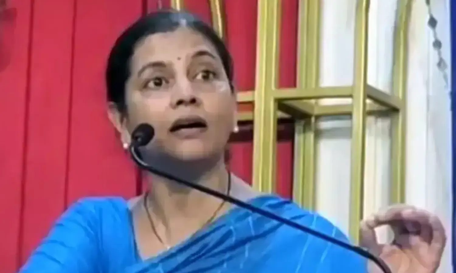 जितेंद्र आव्हाड की पत्नी ने बच्चों से किया ओसामा बिन लादेन की जीवनी पढ़ने का आग्रह, बीजेपी ने उठाए सवाल जितेंद्र आव्हाड की पत्नी ने बच्चों से किया ओसामा बिन लादेन की जीवनी पढ़ने का आग्रह, बीजेपी ने उठाए सवाल