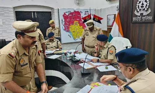 वर्दी वाला गुण्डा अमेठी में सस्पेंड, हरदोई में फोड़ा था बुजुर्ग महिला का सिर...