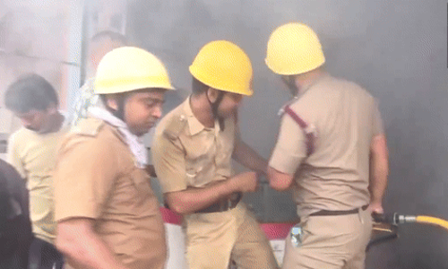 सिलीगुड़ी के बिधान बाजार में लगी आग, कई दुकानें जलकर खाक