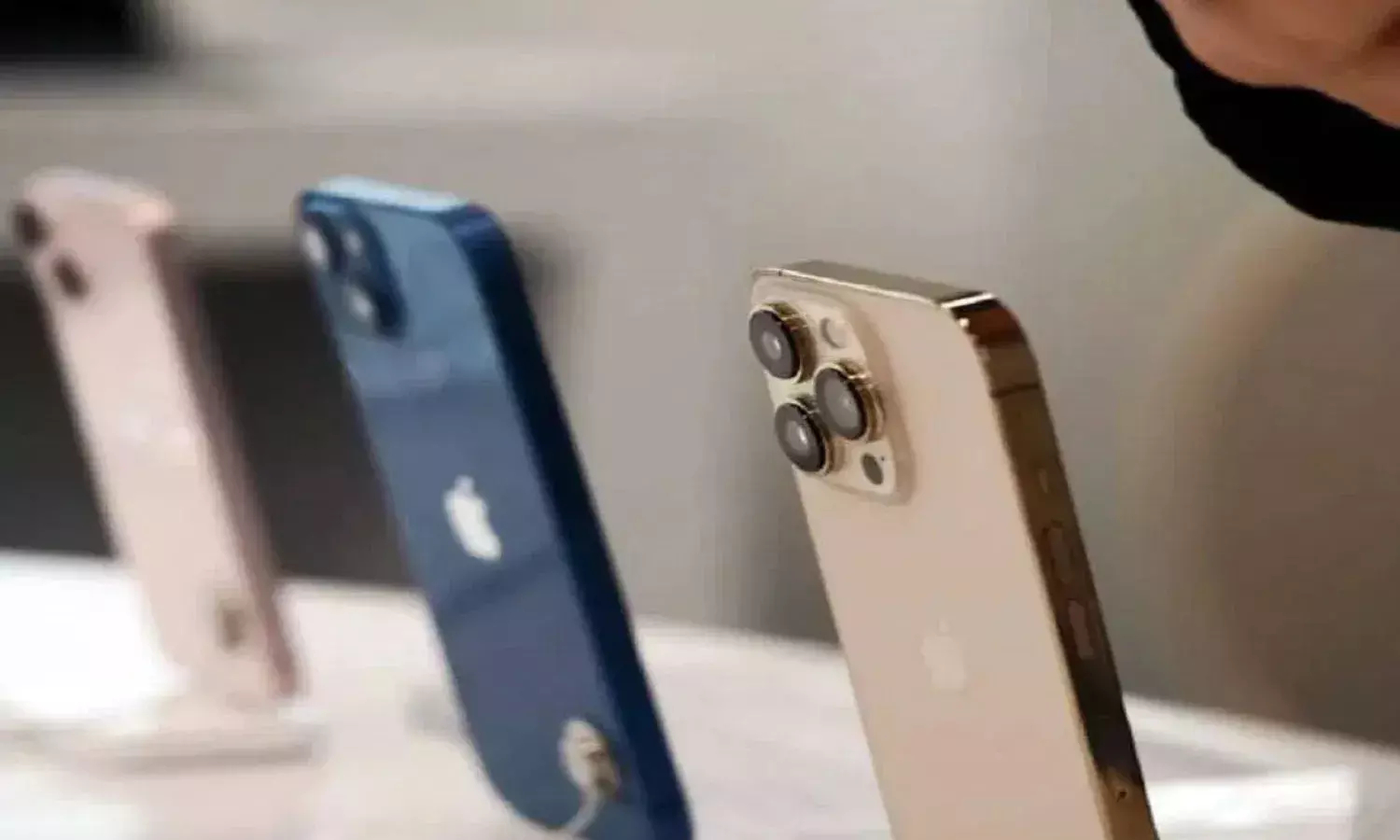 आईफोन 17 में एप्पल निकलेगा सबसे शानदार फीचर, अभी तक किसी में नहीं हुआ ऐसा, जानें