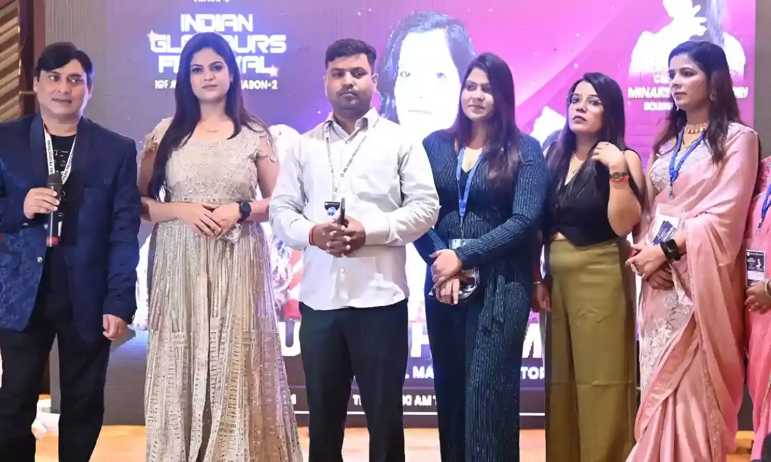 प्रयागराज की निशा सोनकर के सिर ब्राइडल मेकअप का ताज प्रयागराज की निशा सोनकर के सिर ब्राइडल मेकअप का ताज