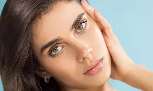 शहद में इन चीजों को मिलाकर लगाने से आएगा नेचुरल निखार, जानिये पूरी विधि