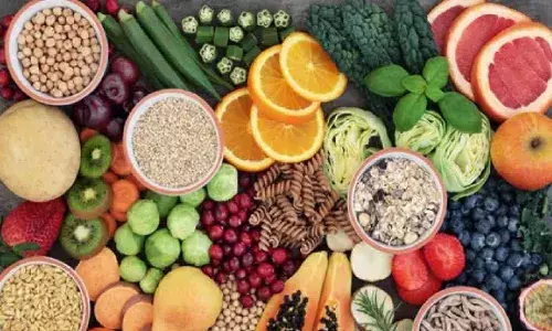 इम्यूनिटी बढ़ाने वाले सुपरफूड्स: आपके पोषण का खजाना