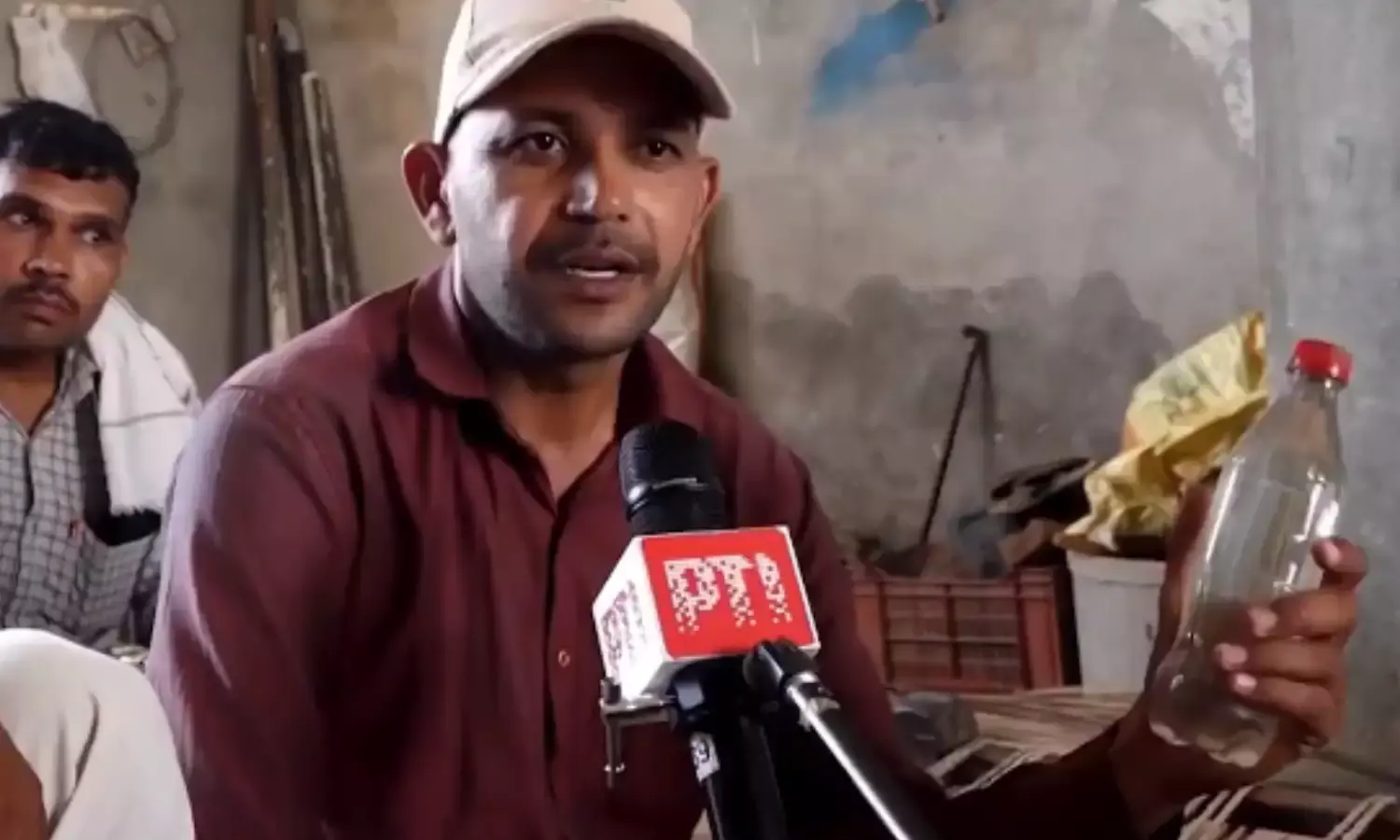 मतदान से पहले चरखी दादरी में लोगों ने रखी अनोखी शर्त, जो पिएगा इनके घर का पानी उन्हीं को मिलेगा वोट