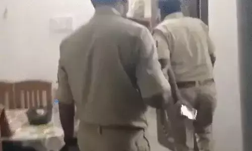 सुल्तानपुर में फिर एक डकैती, चाकू अड़ाकर बदमाशों ने लूटे 50 लाख के जेवर